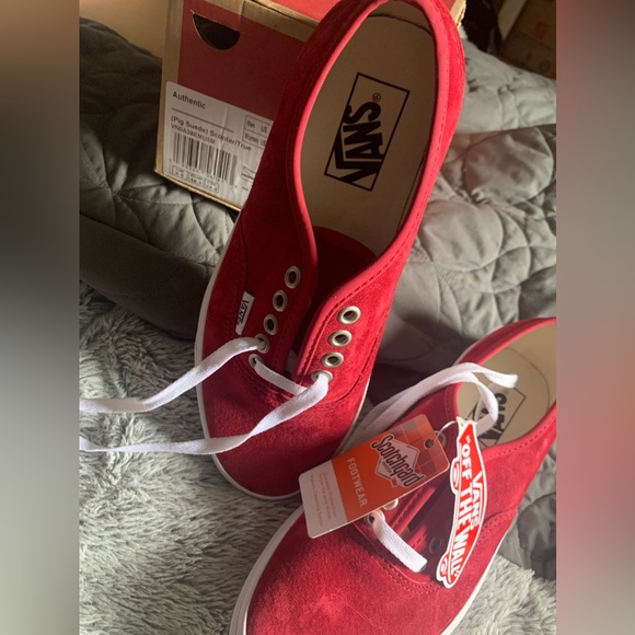 Vans suede shoe. Women’s size 8. Brand new! - Picture 2 of 2